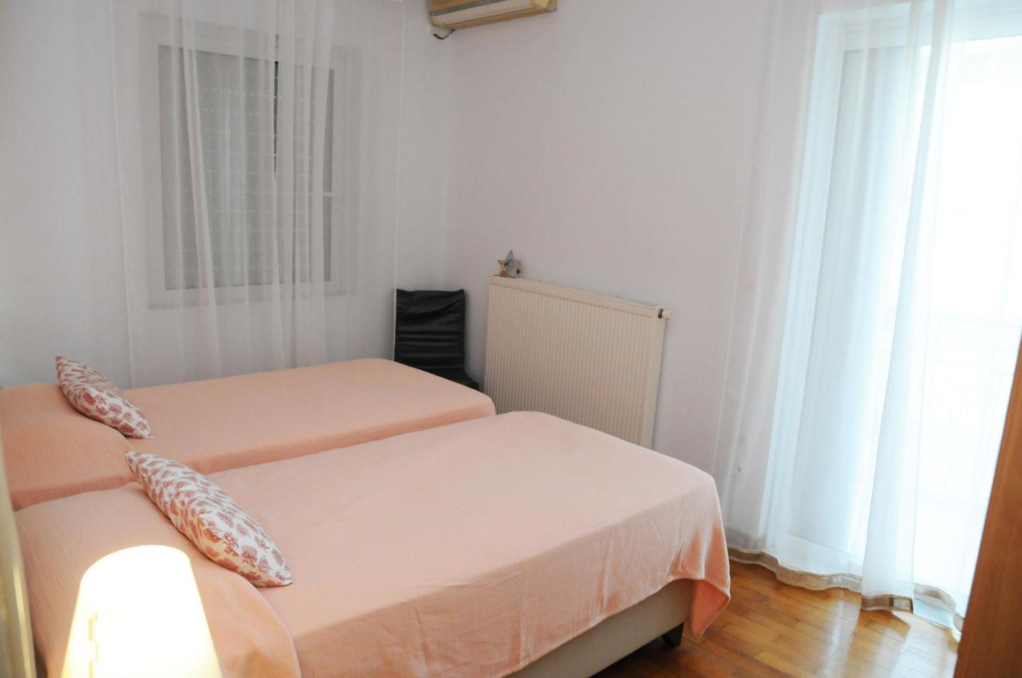 Amazing Condo By The Beach Loutráki Zewnętrze zdjęcie