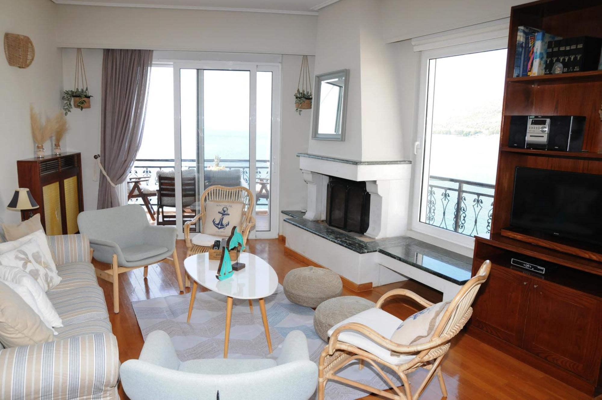 Amazing Condo By The Beach Loutráki Zewnętrze zdjęcie