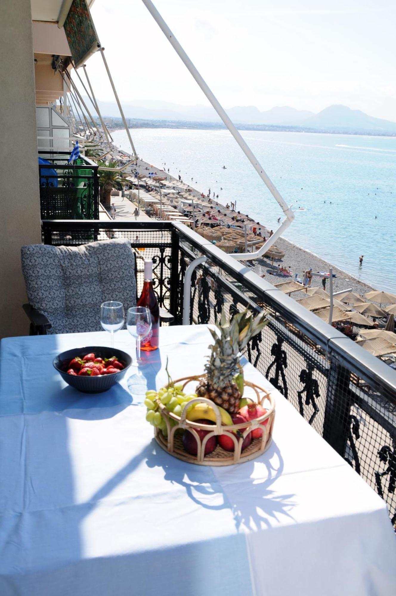 Amazing Condo By The Beach Loutráki Zewnętrze zdjęcie
